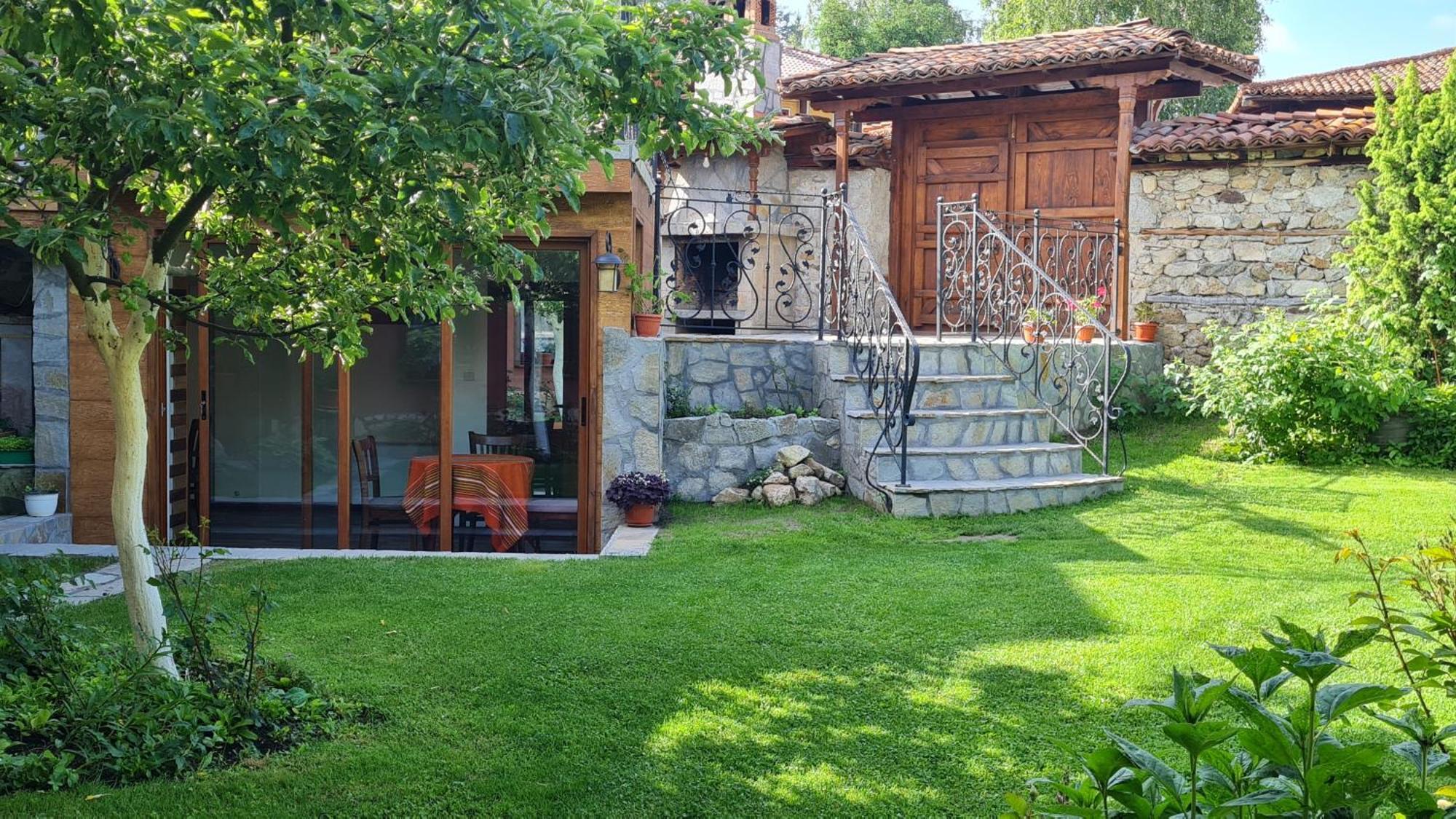 Guest House Zlatniyat Telets Kopriwschtiza Exterior foto