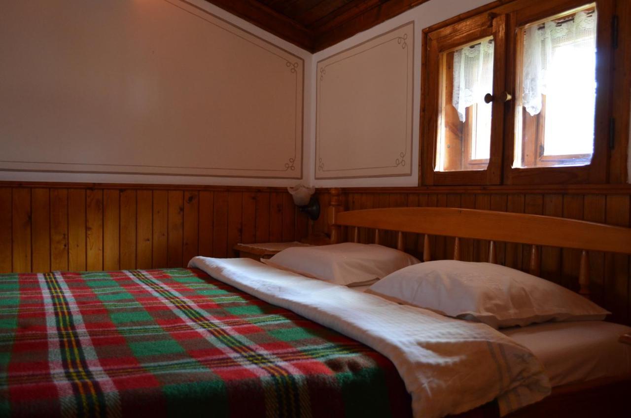 Guest House Zlatniyat Telets Kopriwschtiza Exterior foto